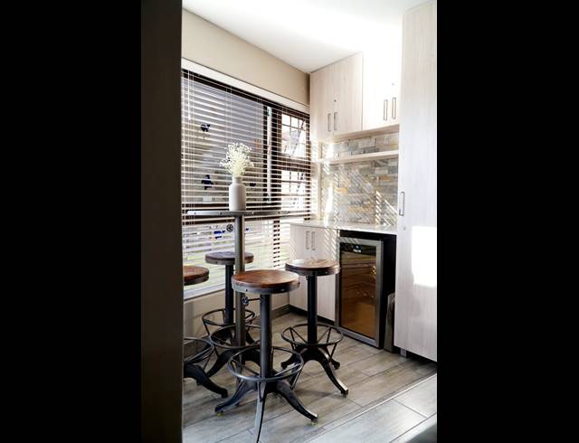 2 BEDROOM APARTMENT FOR SALE IN HARTENBOS CENTRAL